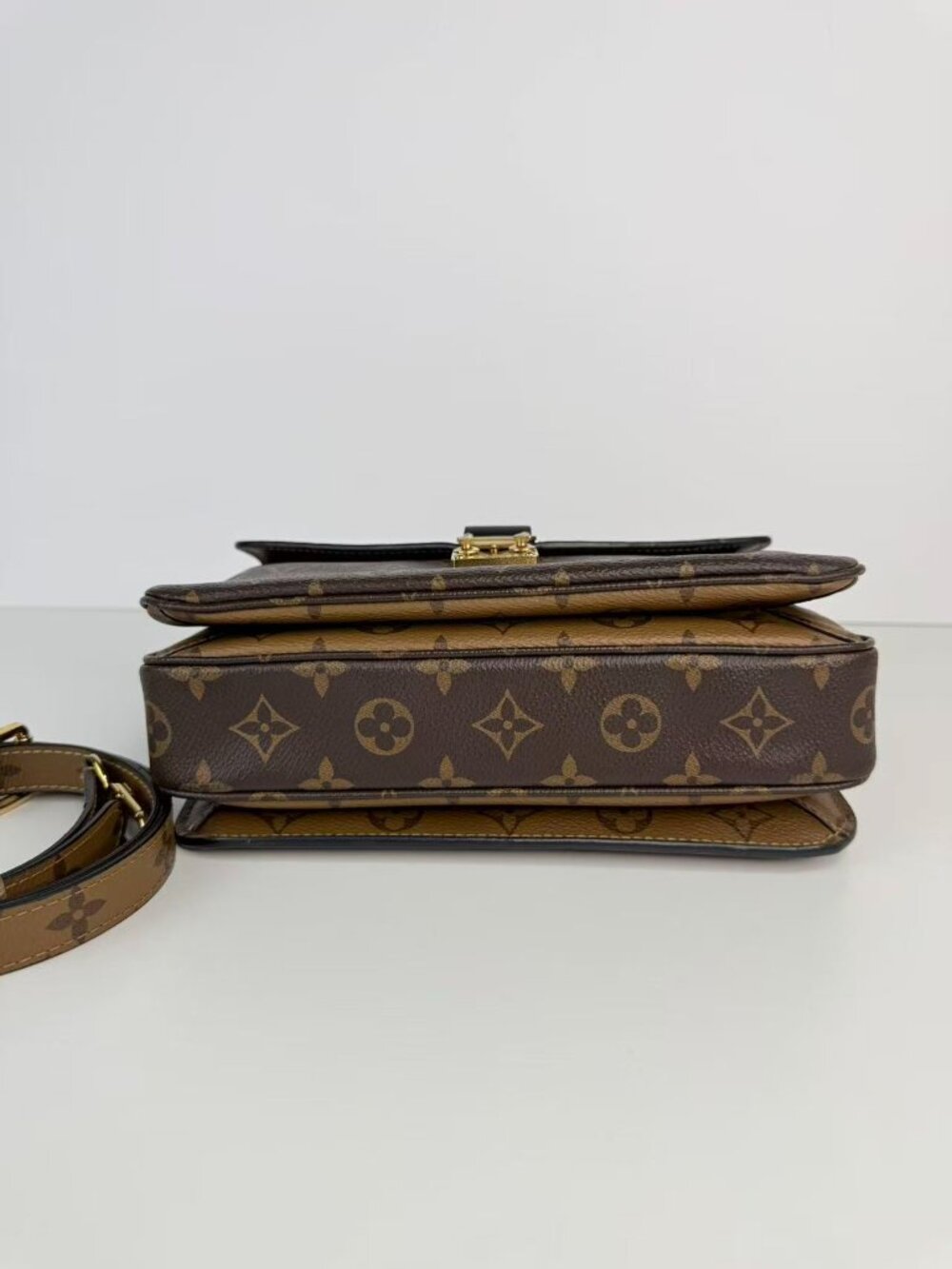 Louis Vuitton Pochette Métis MM Monogram Reverse Canvas Crossbody Shoulder Bag - Picture 7 of 13